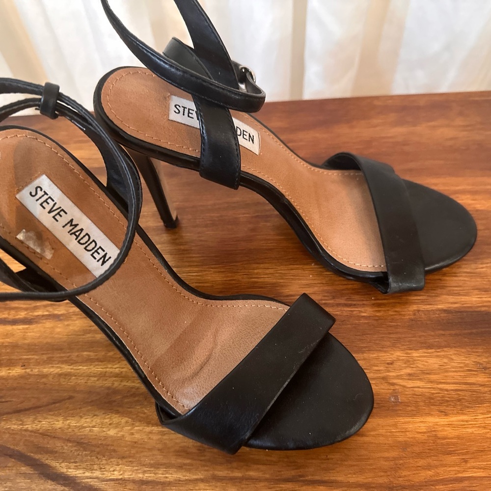 Steve Madden - Picture 2 of 5
